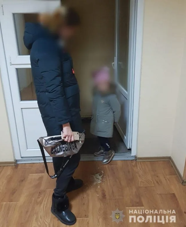 В Херсоне полицейские помогли трем жертвам домашнего насилия, среди которых двое детей