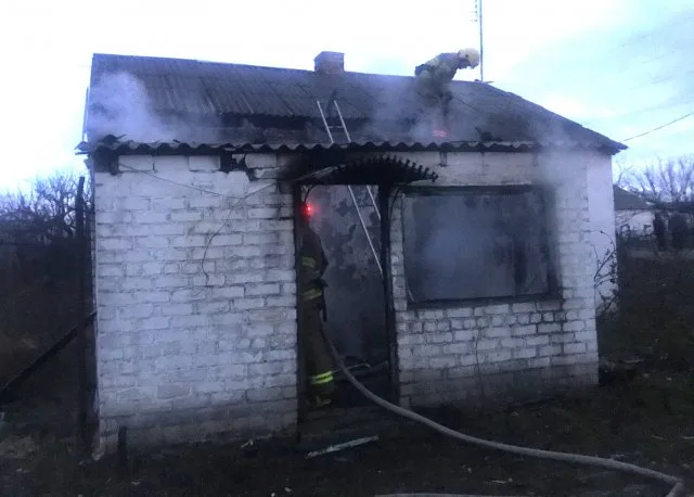 Бериславские спасатели ликвидировали пожар в частном домовладении в с.Бургунка