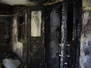 В Херсоне из-за безответственности родителей в пожаре пострадали двое детей