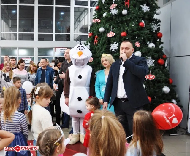 Авто холдинг «Автопланета» привітав діточок своїх клієнтів з дивом новорічних свят.