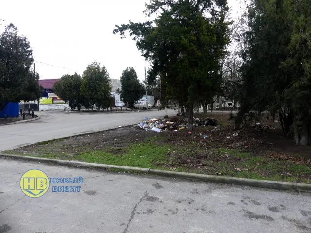 В Геническе образовалась “праздничная” свалка мусора