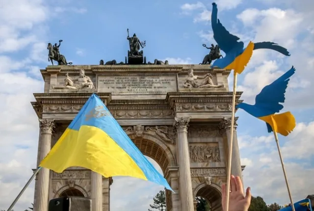 2019-й в цифрах социологов: из 10 украинцев работали шестеро, треть готовы эмигрировать