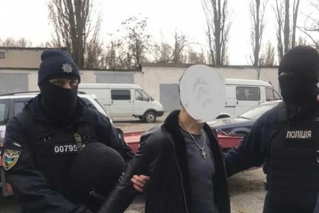 Задержанного «вора в законе» вывезли с Херсонщины
