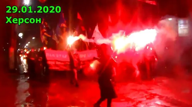 В Херсоне состоялось факельное шествие в честь Героев битвы под Крутами