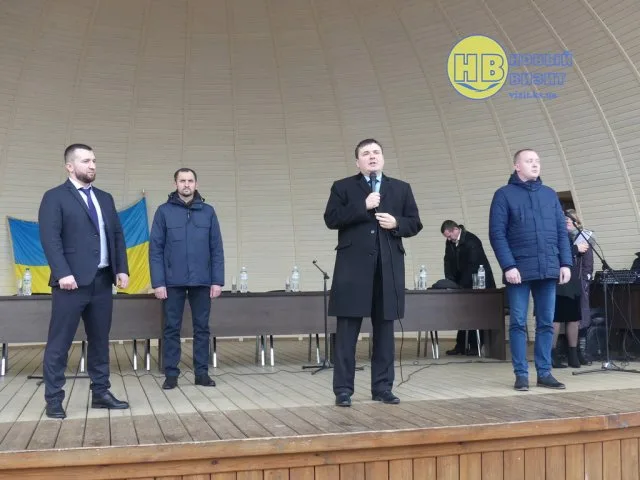 Гусев пообещал донести до Киева позицию жителей Арабатки по ОТГ, но решение принимает не он