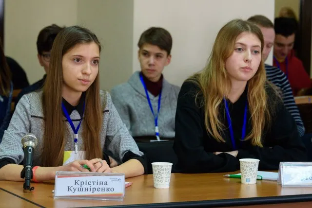 Школьница из Херсона Кристина Кушниренко стала суперфиналисткой национального проекта «Молодь дебатує»