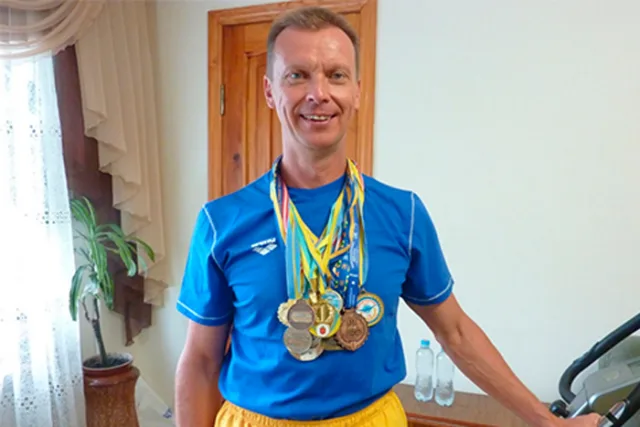 Турнир по плаванию выиграл … херсонский врач