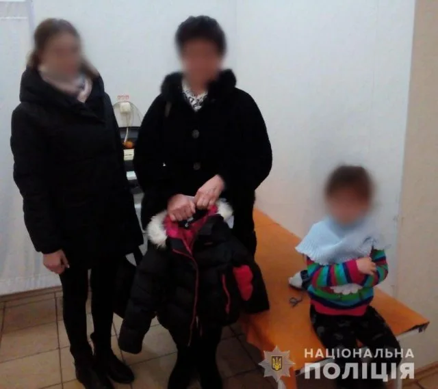 На Херсонщине привлечена к ответственности женщина, которая оставила внучку в саду