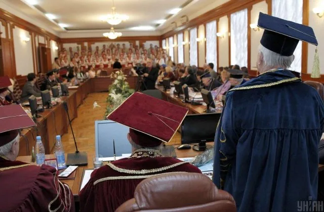 Студенты некоторых вузов получат стипендию за февраль в марте, – Минобразования