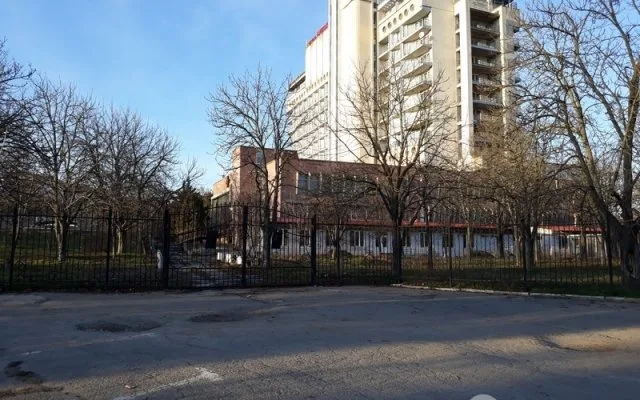 Реконструкция херсонской гостиницы «Фрегат» – грандиозные планы со странным началом