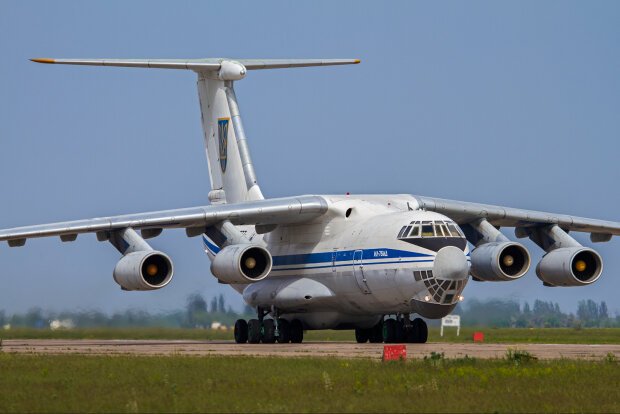 Из Украины в Китай срочно отправился самолет, зачем военные поднялись в воздух во время карантина