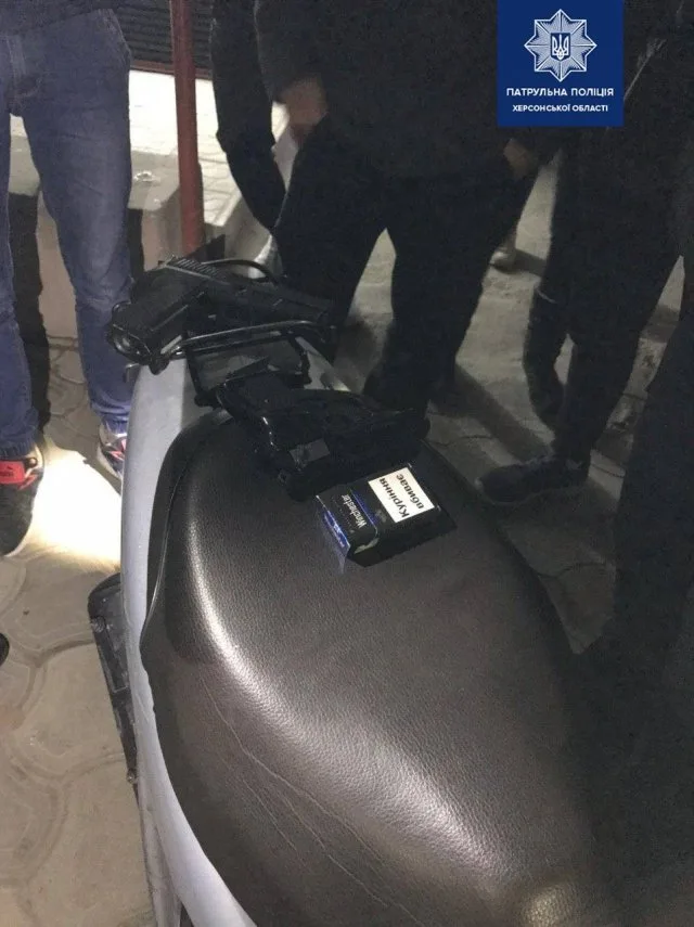 За выходные херсонские патрульные полицейские обнаружили 3 пистолета