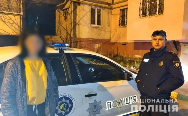 В Херсоне полицейские помогли 14-летней девушке, которую выгнала из дома родная мама