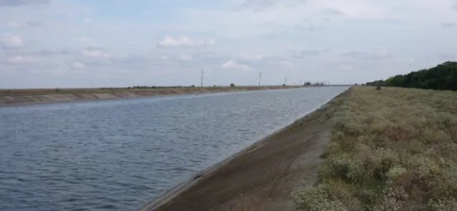 Пуск воды в Северо-Крымский канал состоялся на две недели раньше, чем в прошлом году