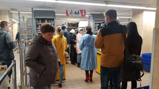 В Херсоне инспекторы Госпродпотребслужбы боролись с коронавирусом в шаурме