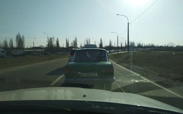 На трассе возле Олешек – автомобильная пробка