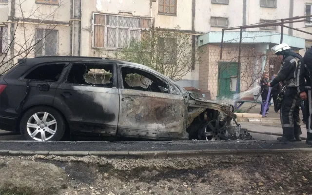 В Херсоне сгорело дорогое авто начальника городского ЖКХ