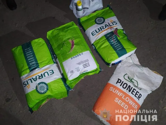 Высокопольские полицейские в течение дня задержали воров семян
