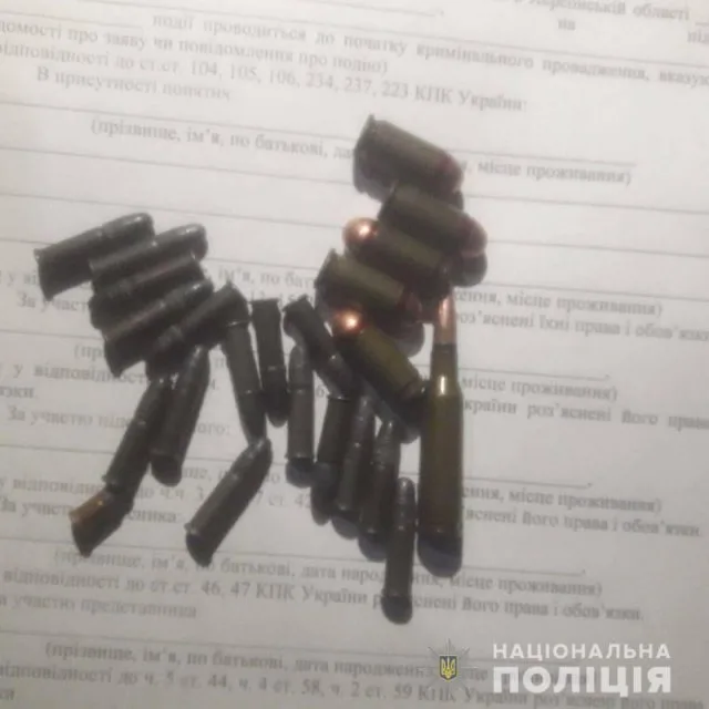 За сутки полицейские изъяли у жителей области взрывчатое вещество и боеприпасы