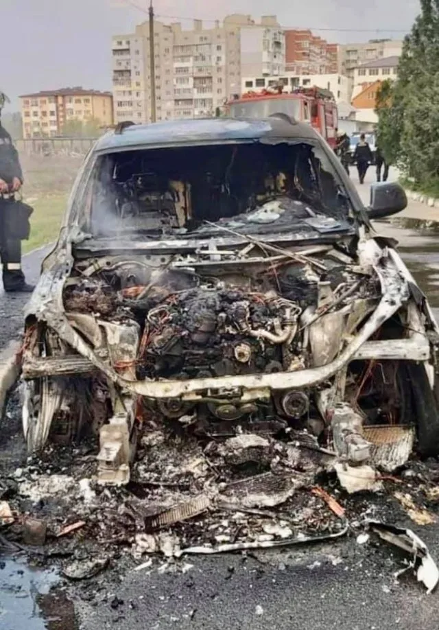 В Херсоне сгорело дорогое авто начальника городского ЖКХ