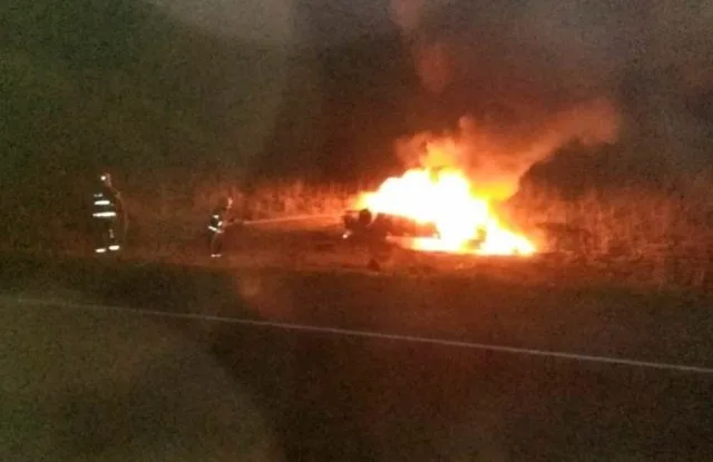 В Олешковском районе автомобиль слетел в кювет и загорелся