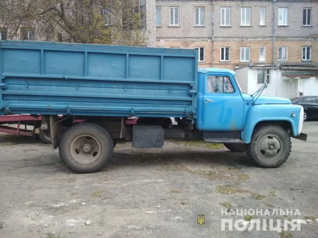Новокаховские полицейские разоблачили жителя соседнего города в незаконной добыче песка