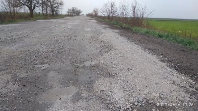 Дорогу Ивановка-Геническ начали ремонтировать