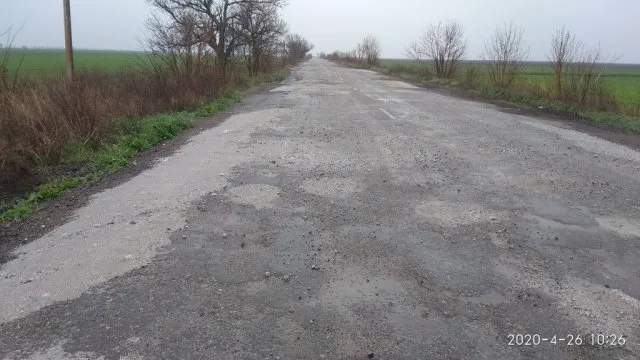 Дорогу Ивановка-Геническ начали ремонтировать