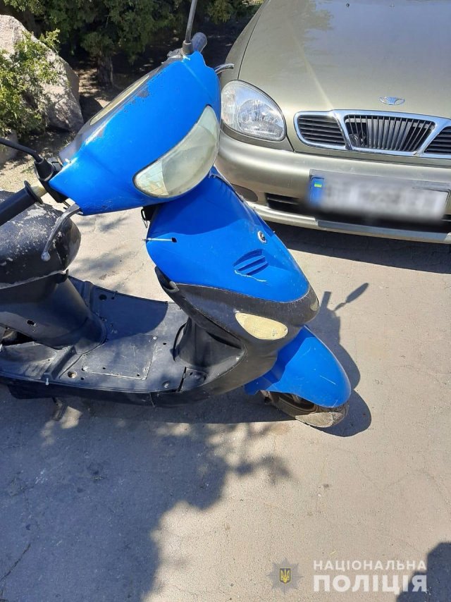 Голопристанские полицейские оперативно вернули владелице похищенный скутер