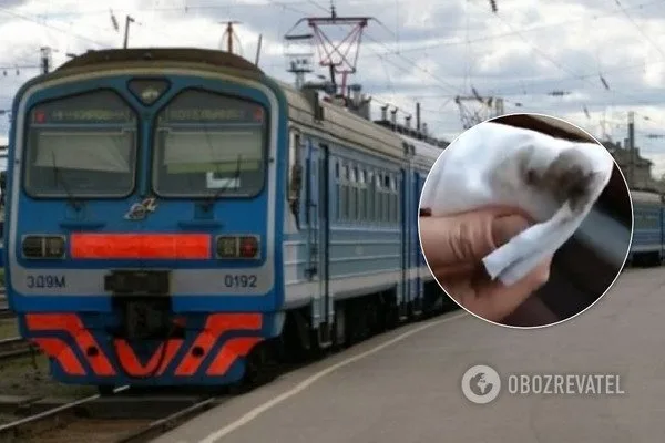В вагоне грязь, на полу семечки: “Укрзалізниця” в первый же день попала в скандал