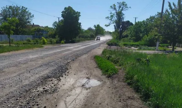 После “ремонта” дороги жители села Петровка задыхаются от доменной пыли