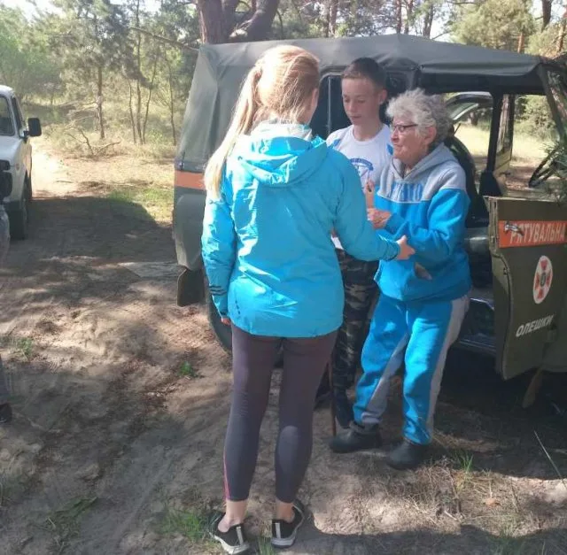 Влесу возле Херсона нашли жительницу Николаева, которая заблудилась там вчера