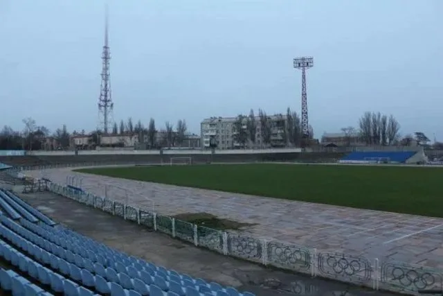 На стадионе “Кристалл” за 4 года отремонтировали только 4 трибуны