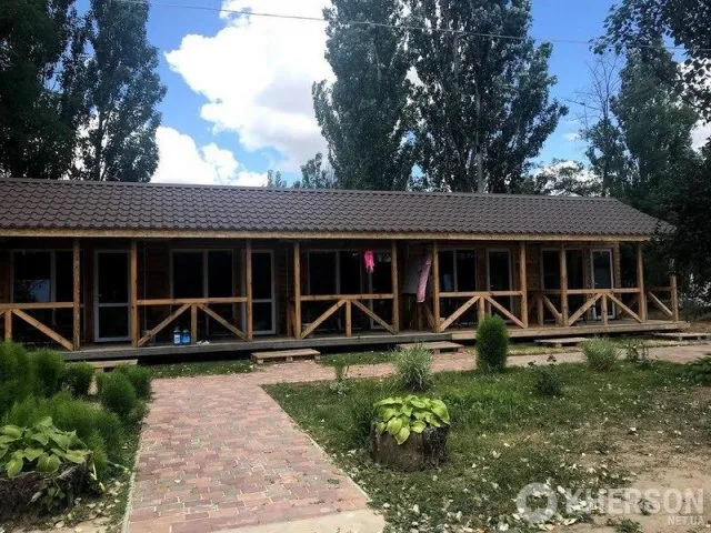 Чиновники «похоронили» государственный детский лагерь на берегу Черного моря. Теперь там частные базы с необоснованными ценами