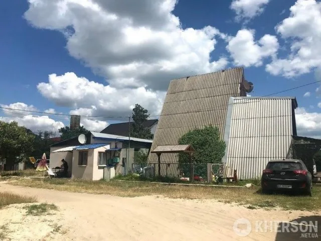 Чиновники «похоронили» государственный детский лагерь на берегу Черного моря. Теперь там частные базы с необоснованными ценами