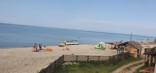 Чиновники «похоронили» государственный детский лагерь на берегу Черного моря. Теперь там частные базы с необоснованными ценами