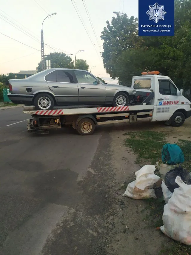 В Херсоне пьяный водитель уснул пока патрульные составляли на него протокол