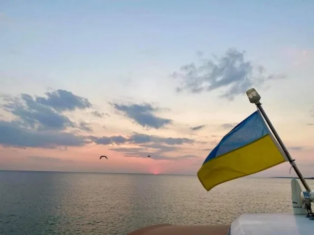 Херсонские яхтсмены спасли двух людей на Кинбурне