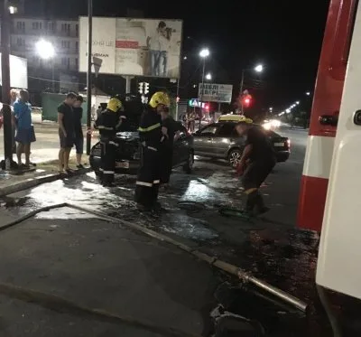 В Новой Каховке горел автомобиль