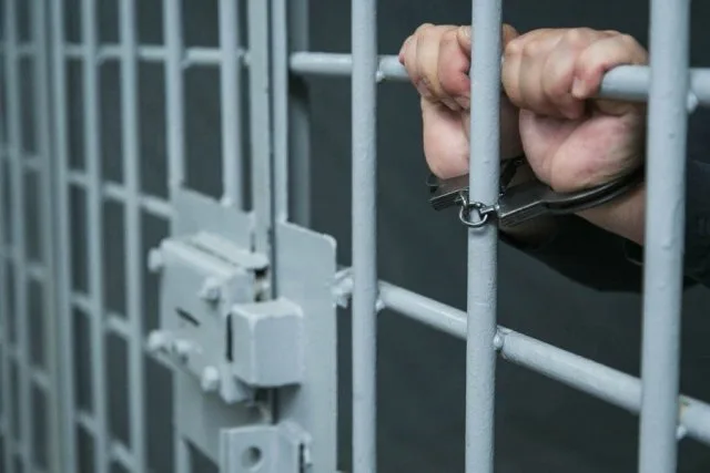 Двоим бродягам, промышлявшим грабежом на Таврическом, светит до шести лет тюрьмы