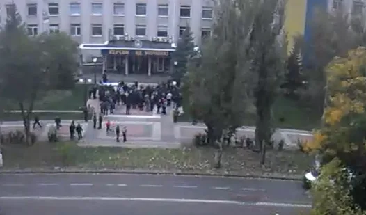 Работники “Херсонтеплоенерго” вышли на митинг перед горсоветом