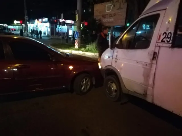 В Херсоне вчернее ДТП с участием маршрутки