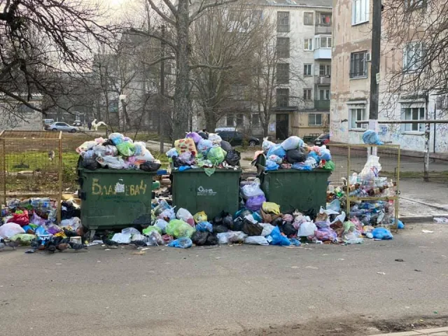 Борьба с мусором обойдется Херсону почти в миллион гривен