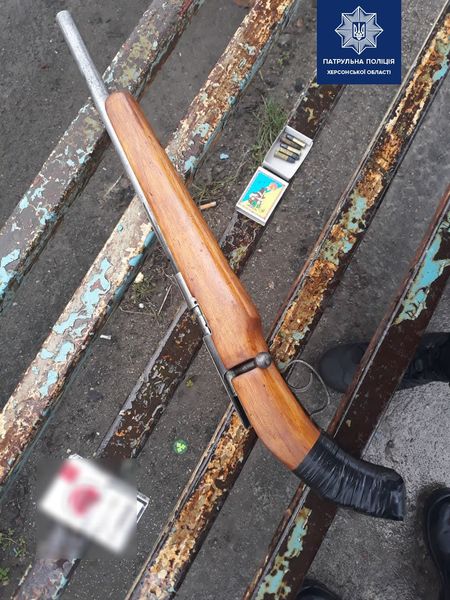 В Херсоне задержали прохожего с обрезом