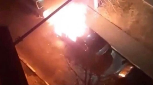 На Херсонщине продолжают гореть авто