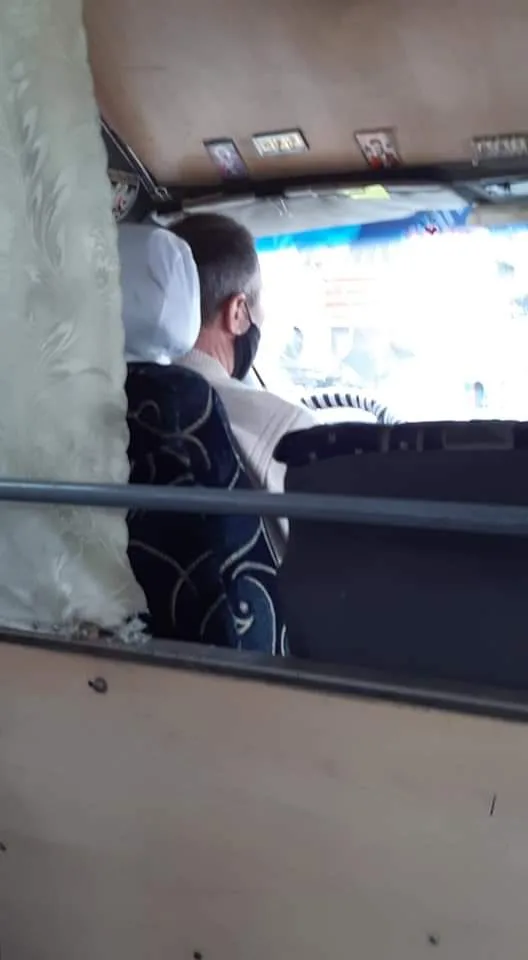 Водители маршруток нашли и вернули херсонке потерянную сумку с лекарствами