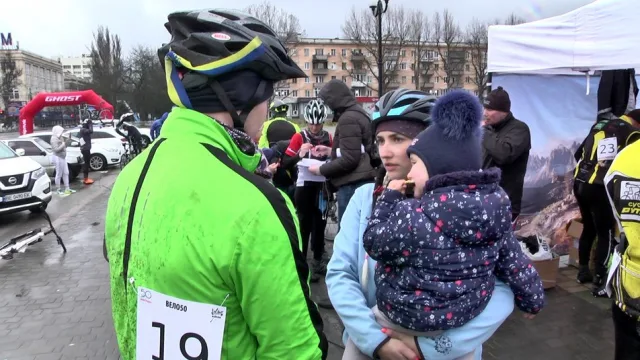 Маршрут длиной в 50 километров: в Херсоне состоялись шоссейные велогонки “Вело 50”