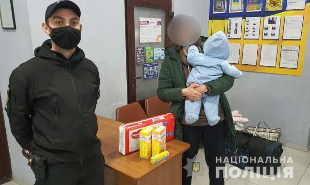 Сожитель выгнал на улицу жхерсонку с младенцем на руках