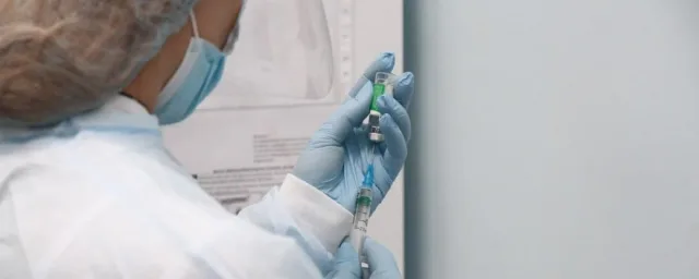 На Херсонщине начали вакцинировать второй дозой вакцины от COVID-19
