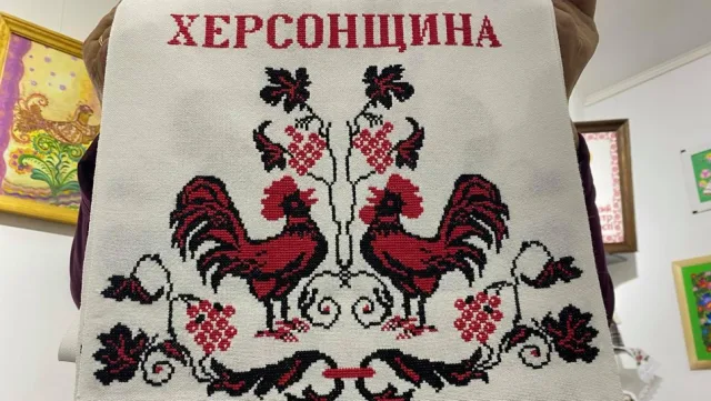 “Рушник єднання”: Херсонщина вишила свою частину рушника до всеукраїнського проєкту
